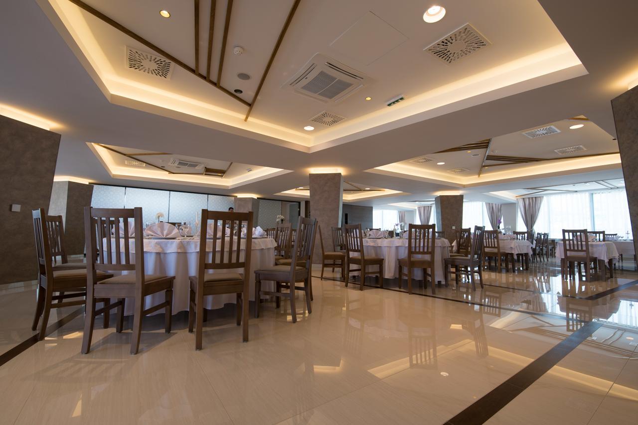 Hotel Novitas Livno Exterior photo